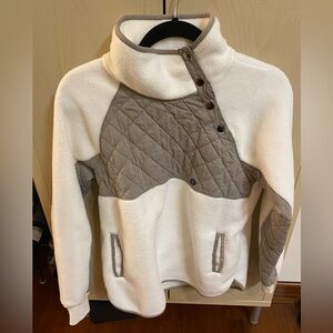 NWT Abercrombie fleece size small